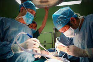 腹腔镜下卵巢癌全面分期术 全子宫双附件切除（三）