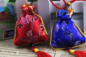 《红楼梦》·丝绸密码一荣皆荣一损皆损