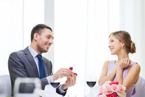 给丈夫找“老婆”