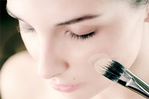 不可不学的化妆课 面试妆完美裸肌从选对粉底开始