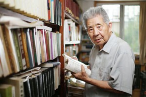 王戎笙：学如积薪 创新不止