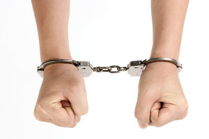 被胁迫杀人的少女