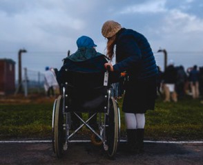 轮椅上的冰雪公主